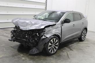 krockskadad bil auto Renault Austral  2023/9