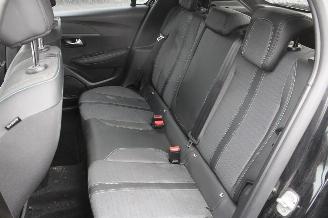 Peugeot 208  picture 12