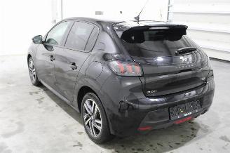 Peugeot 208  picture 4