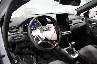 Renault Captur  picture 11