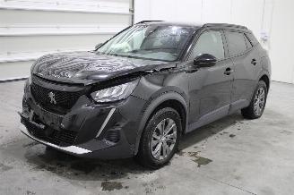 Damaged car Peugeot 2008  2022/9