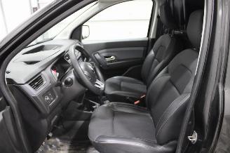 Renault Express  picture 9