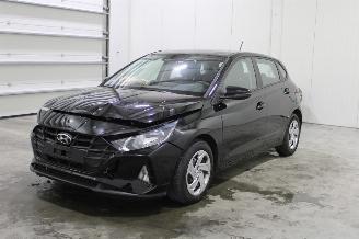 damaged passenger cars Hyundai I-20 i20 2022/2