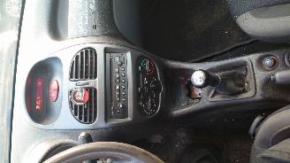 Peugeot 206 2006 1.4 HDI 8HZ Blauw KPL onderdelen picture 14