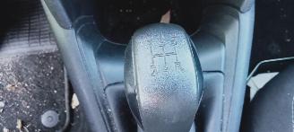 Peugeot 208  picture 6