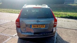Kia Cee d  picture 2