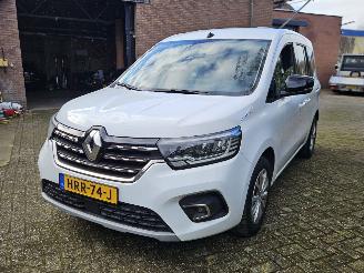 uszkodzony samochody osobowe Renault Kangoo 1300 tce Luxe  5persoons 27000km rijdend incl btw NL kenteken 2021/1
