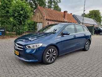 Schadeauto Mercedes B-klasse 180 Aut Navi 2019/8