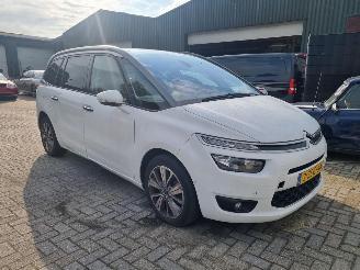 damaged passenger cars Citroën Grand C4 Picasso e-HDi 115 Aut. 7 Stoelen Pano 2015/4