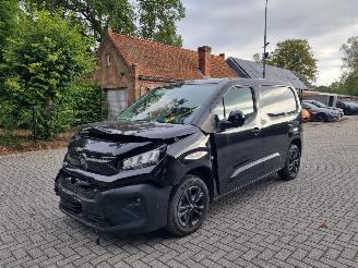 Vaurioauto  passenger cars Citroën Berlingo BlueHDI 130 Aut. 2024/6