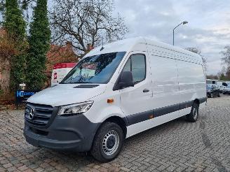 Damaged car Mercedes Sprinter Pro 317 CDI Aut Maxi Led Mbux Navi Stoelverw 2024/7