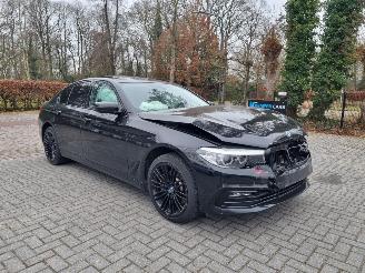 uszkodzony samochody osobowe BMW 5-serie 530e Plugin Hybr Schuifdak Led Stoelverw 2018/2