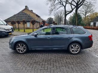 Skoda Octavia 1.6 TDI Aut. Airco Navi Stoelverw picture 6