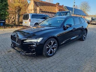 Unfallwagen Volvo V-60 B4 Plus Dark Aut Pano Stoelver Led 2025/3