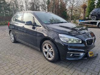 Unfallwagen BMW 2-serie 225xe Active Tourer Pano Navi Led 2015/12