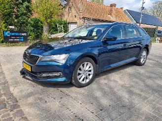Unfallwagen Skoda Superb 1.5 TSI Bussines Navi Stoelverw. 2022/5
