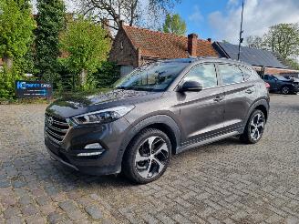 Voiture accidenté Hyundai Tucson 1.6 T-GDI AWD Aut. Pano Navi Led Stoelverw 2016/4