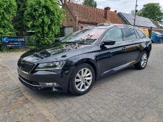 Unfallwagen Skoda Superb 1.6 TDI DSG Aut. Leder Navi Stoeverver. 2018/3