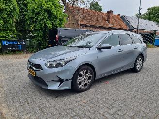 uszkodzony samochody osobowe Kia Ceed 1.5 T-GDi Aut. MHEV ExecutiveLine 2023/2