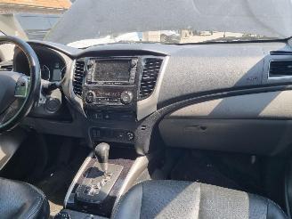 Mitsubishi L-200 2.4 DI-D Aut Double Cab picture 13