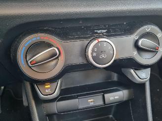 Kia Picanto 1.0 DPI Airco picture 14