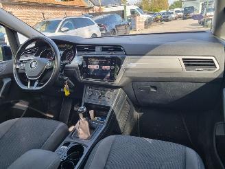 Volkswagen Touran 1.5 TSI 7 Pers Pano picture 12