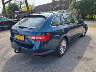 Skoda Superb 1.5 TSI Bussines Navi Stoelverw. picture 5