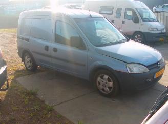 Vaurioauto  passenger cars Opel Combo 1.6 8 klepper 2004/1