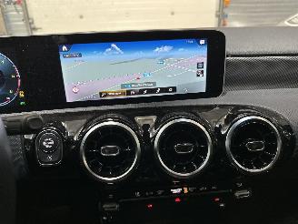 Mercedes A-klasse A180d 72dKM!!! GROOT SCHERM/LED/LEDER/PDC/CLIMATE/STOELVERW/VOL! picture 12