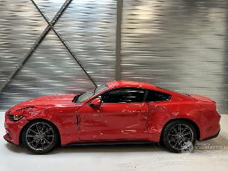 Ford Mustang 2.3 ECOBOOST / NAVI / LEDER / CAMERA / LED picture 7