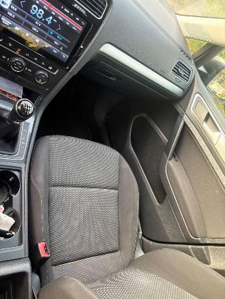 Volkswagen Golf 1.0 TSI 110PK 6-bak NAVI /CLIMA/CARPLAY/LED picture 6