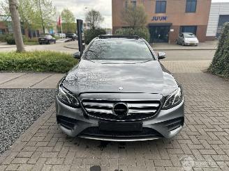 Mercedes E-klasse 200 AMG PANO/LED/19INCH picture 2