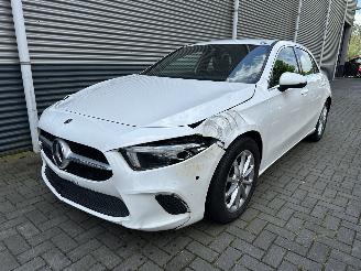 krockskadad bil auto Mercedes A-klasse A180d GROOT SCHERM/LED/CAMERA 2019/7