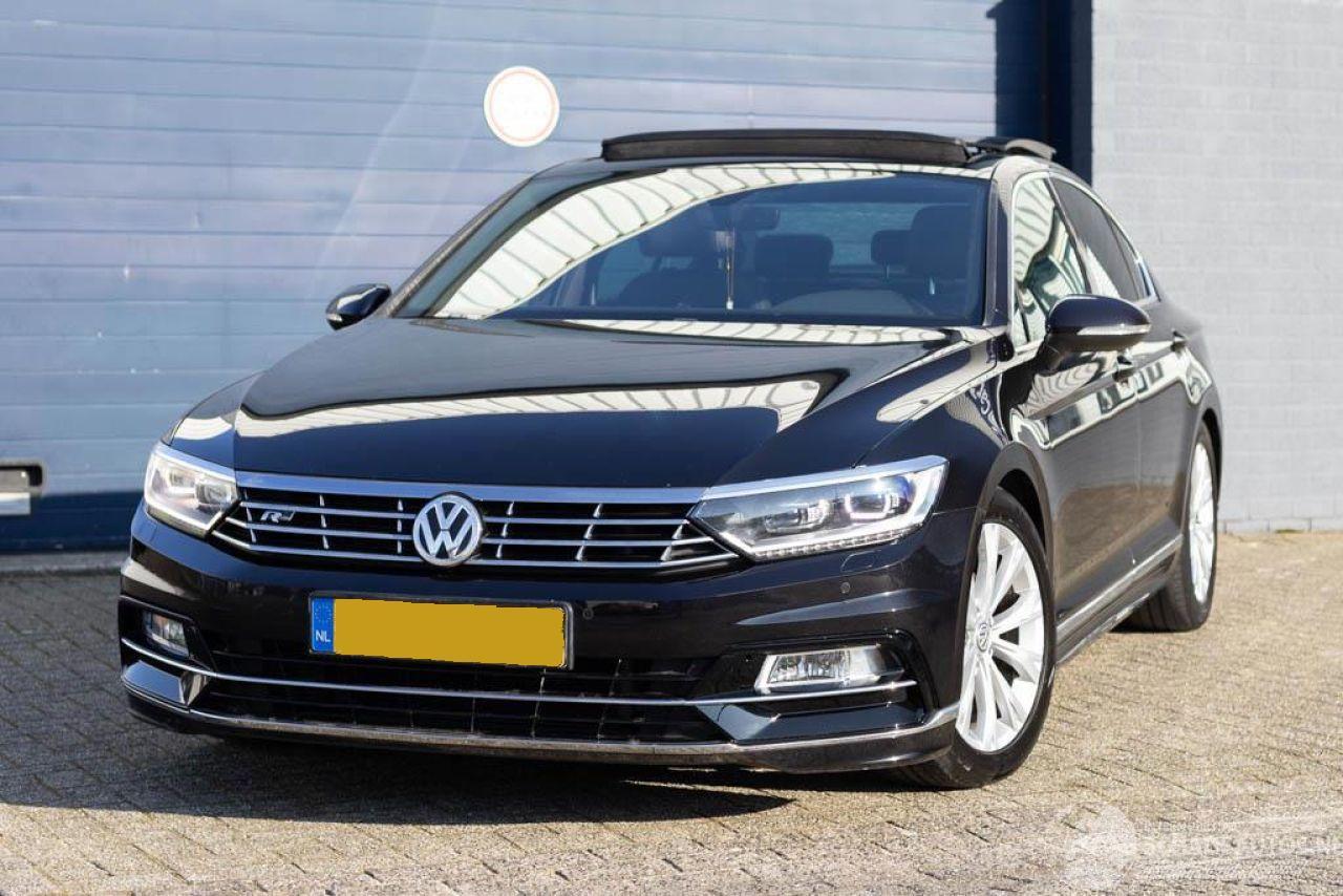 Volkswagen Passat 1.4 TSI ACT 3X R-LINE PANO/LEDER/LED/NAVI/CLIMA SCHADEVRIJ/DAMAGEDFREE