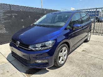 krockskadad bil auto Volkswagen Touran 1.4 TSI MINIMAL DAMAGE | DRIVEABLE DAMAGE 2016/8