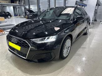 krockskadad bil auto Audi A3 1.5 35 TFSI S-LINE LEDER/NAVI/CAMERA//ASSIST/LED MATRIX/ VOL SCHADEVRIJ 2022/9