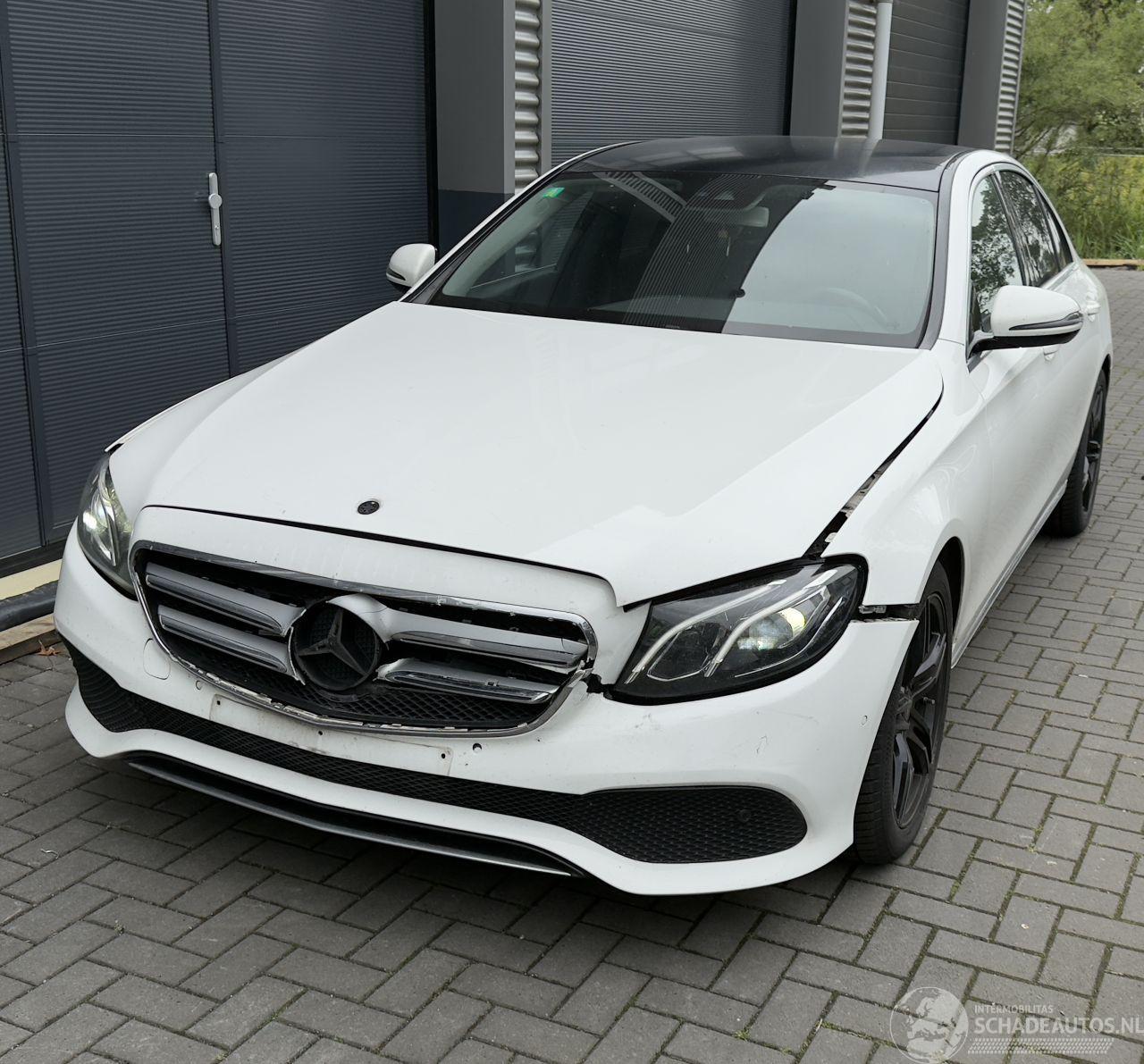 Mercedes E-klasse LED / CAMERA / NAVIGATIE / AMG VELGEN VOLLEDIG RIJDBAAR
