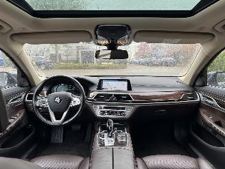 BMW 7-serie 740e LWB i-Performance / Full Options SCHADEVRIJ/ DAMAGED FREE/UNFALL FREI ! picture 19