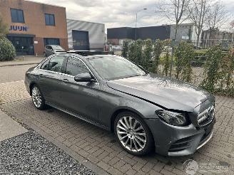 Vaurioauto  passenger cars Mercedes E-klasse 200 AMG PANO/LED/19INCH 2016/11