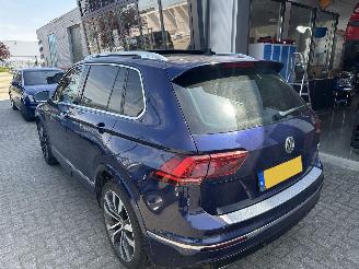 Volkswagen Tiguan 2.0TDI 4-MOTION FULL R-LINE DAMAGE FREE / ALL OPTIONS PANO/SIDE ASSIST/KEYLESS/DYNAUDIO/360CAM picture 6