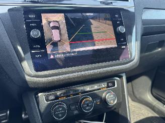 Volkswagen Tiguan 2.0TDI 4-MOTION FULL R-LINE DAMAGE FREE / ALL OPTIONS PANO/SIDE ASSIST/KEYLESS/DYNAUDIO/360CAM picture 18