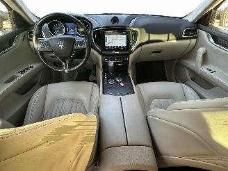 Maserati Ghibli 3.0 V6 Gran-Lusso Aut / SOFT-CLOSE / MINIMAL DAMAGE picture 11