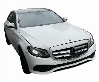 Mercedes E-klasse LED / CAMERA / NAVIGATIE / AMG VELGEN VOLLEDIG RIJDBAAR picture 4