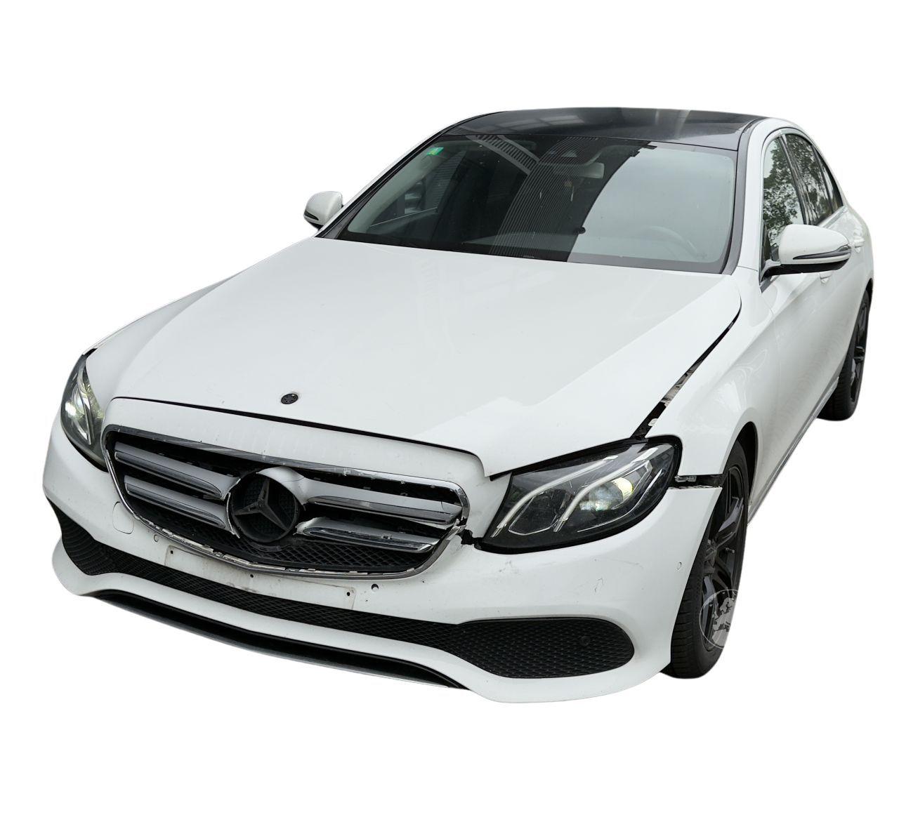 Mercedes E-klasse LED / CAMERA / NAVIGATIE / AMG VELGEN VOLLEDIG RIJDBAAR