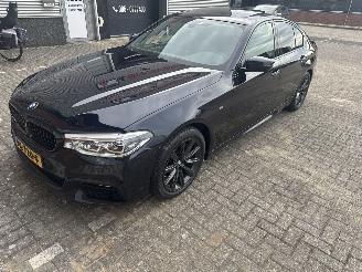 Coche accidentado BMW 5-serie 530d FULL OPTIONS NO DAMAGE FULL DRIVABLE 2017/6