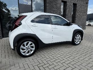 Toyota Aygo X 1.0 VVT-i 72PK S-CVT Aut. First APP CAM LM VOL! picture 5