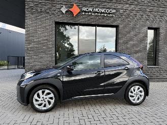 Unfallwagen Toyota Aygo X 1.0 VVT-i 72PK MT First APP CAM LM VOL! 2023/5