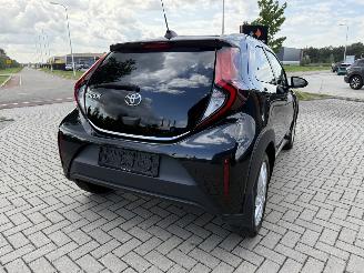 Toyota Aygo X 1.0 VVT-i 72PK MT First APP CAM LM VOL! picture 11