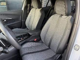 Peugeot 2008 NEW MOD. 1.2 Turbo 131PK EAT8 Aut. Allure picture 18