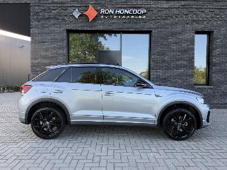 damaged passenger cars Volkswagen T-Roc 1.5 TSI 150PK DSG7 R-Line Black Edition PANO VOL! 2025/11